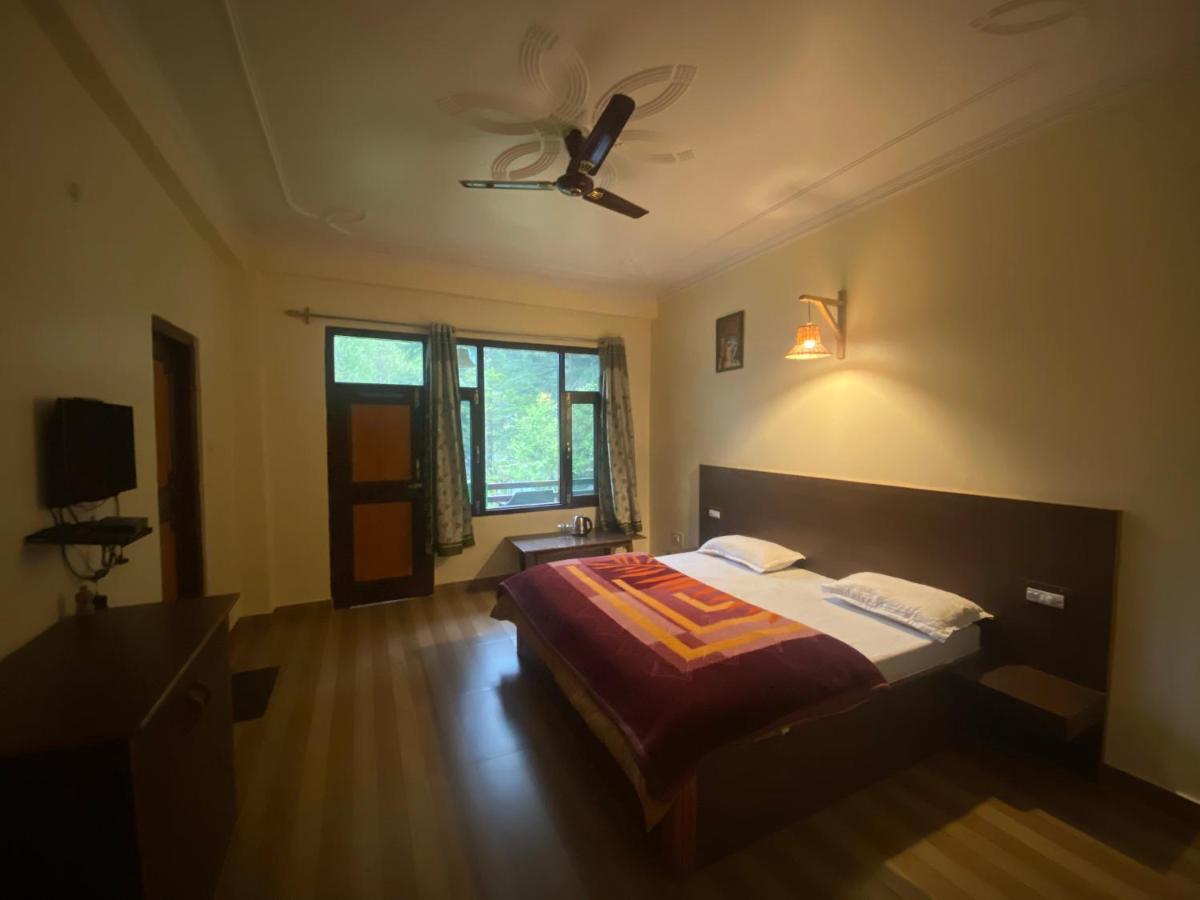 The Royal Orchard Kasol Hotel Exterior photo