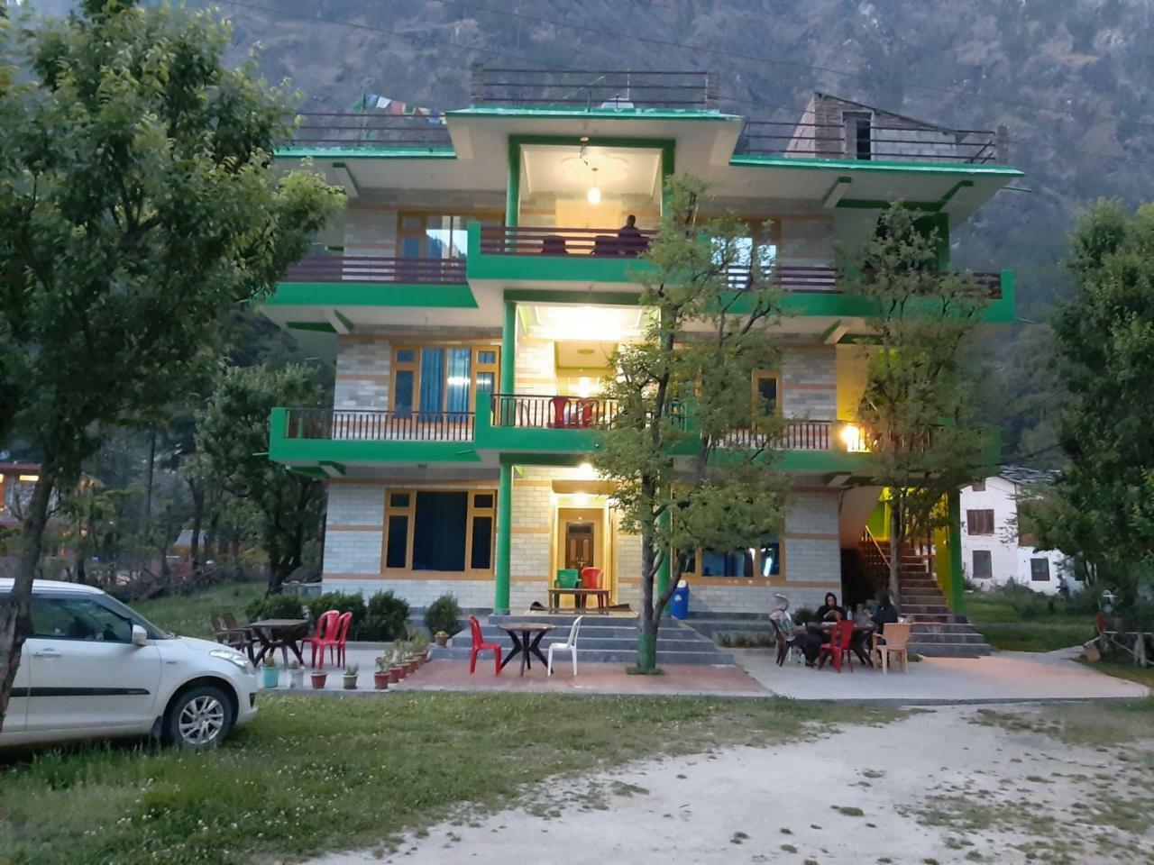 The Royal Orchard Kasol Hotel Exterior photo